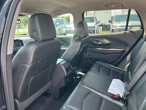 Used 2024 GMC Terrain SLT FWD image 29