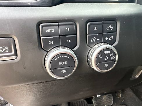 Used 2024 GMC Sierra 2500 Denali Ultimate AWD/4WD image 12