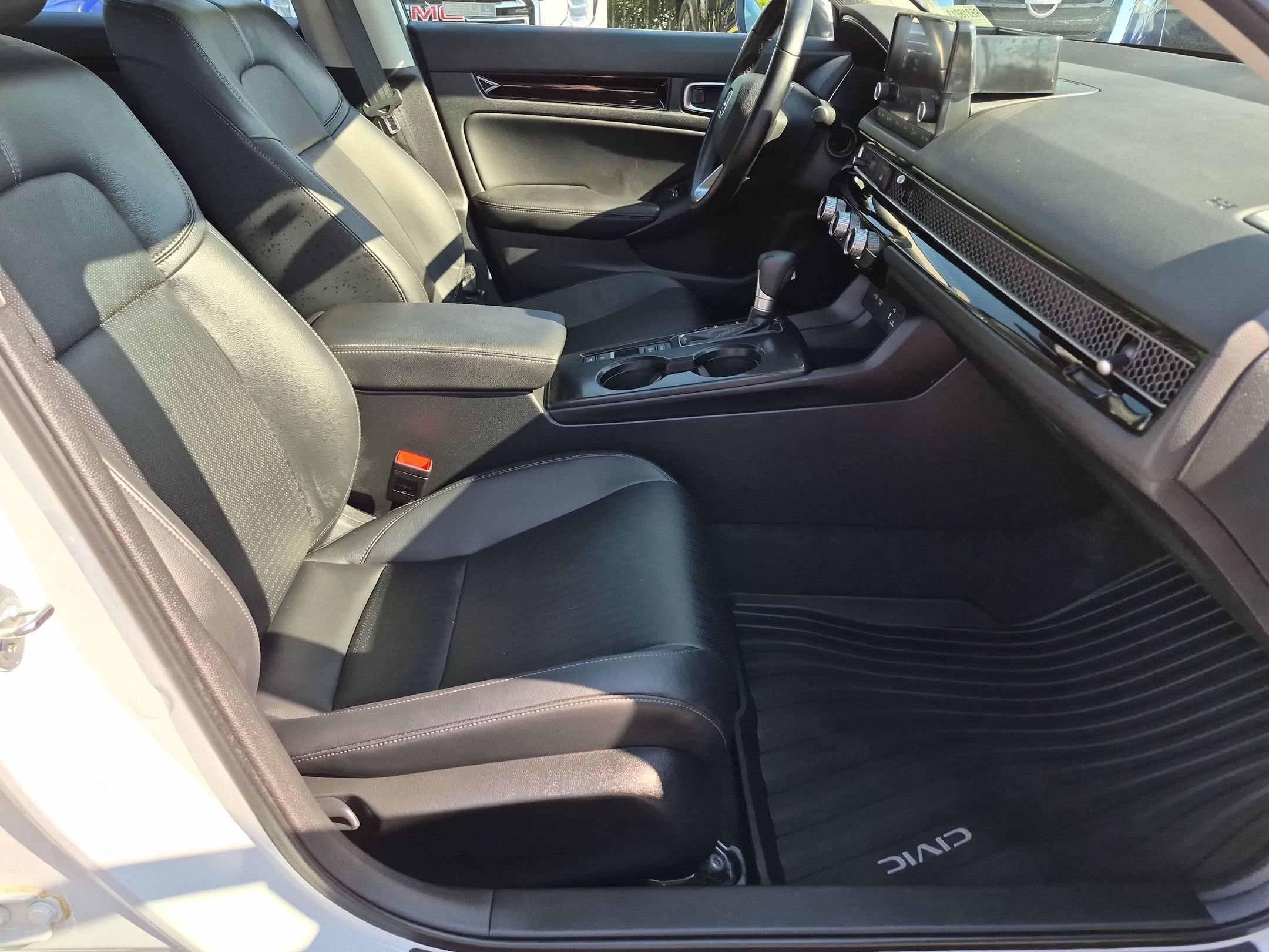Used 2024 Honda Civic EX-L image 35