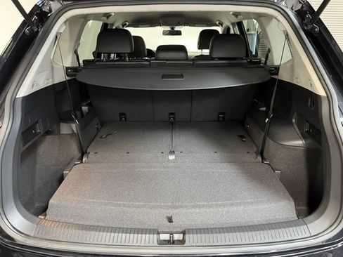 Used 2020 Volkswagen Tiguan SE FWD image 14