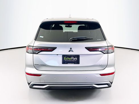 Used 2025 Mitsubishi Outlander SE AWD/4WD image 7