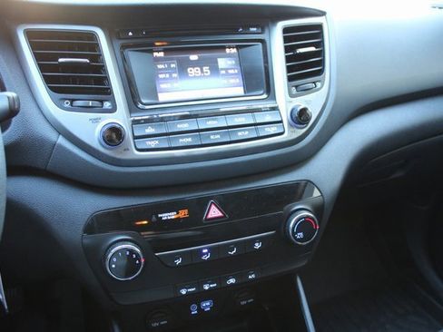 Used 2017 Hyundai Tucson SE image 6