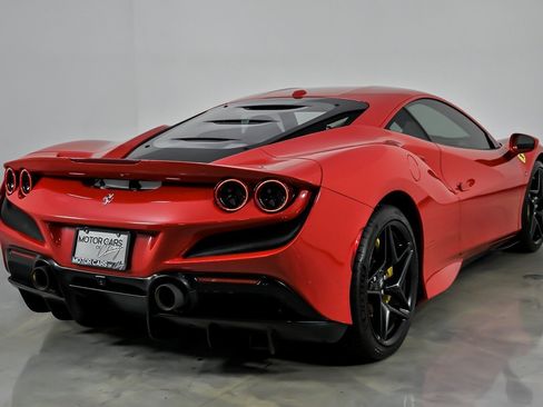Used 2022 Ferrari F8 Tributo RWD image 12