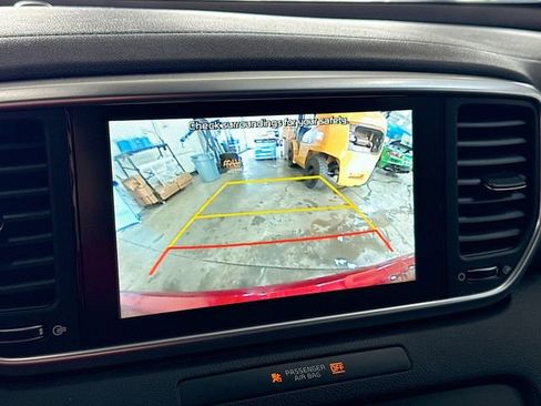 Used 2020 Kia Sportage S image 14