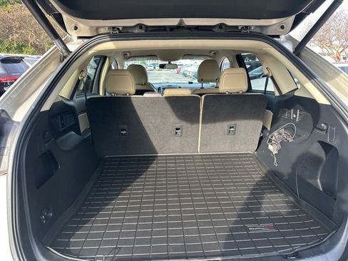 Used 2018 Ford Edge SEL w/ Equipment Group 201A image 25