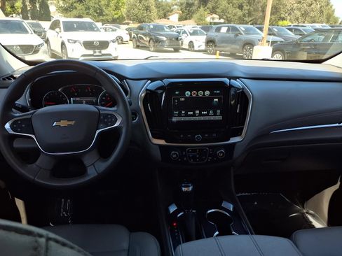 Used 2019 Chevrolet Traverse LT FWD image 19