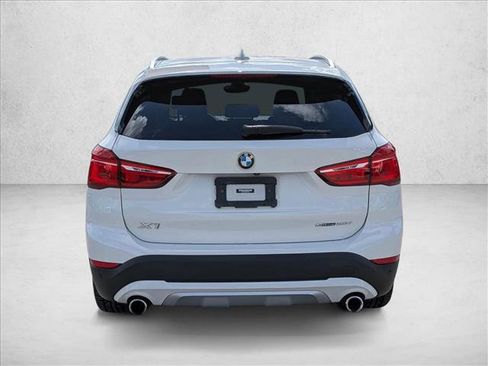 Used 2022 BMW X1 sDrive28i w/ Convenience Package FWD image 4