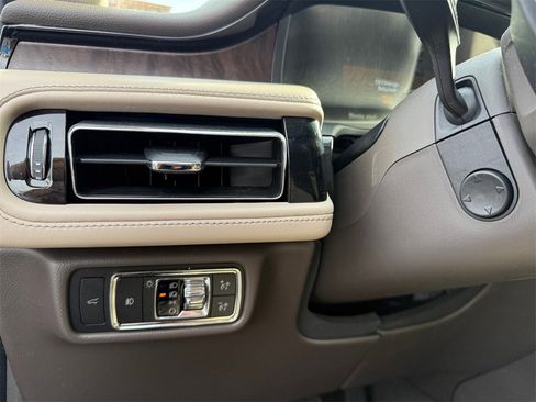 Used 2022 Lincoln Aviator Reserve w/ Equipment Group 201A image 19