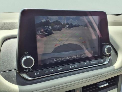 Certified 2023 Nissan Rogue SV image 17