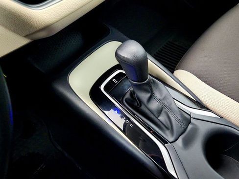 Used 2025 Toyota Corolla LE image 16