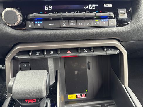 New 2026 Toyota Tundra Limited AWD/4WD image 26