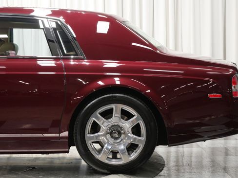 Used 2010 Rolls-Royce Phantom Sedan image 44