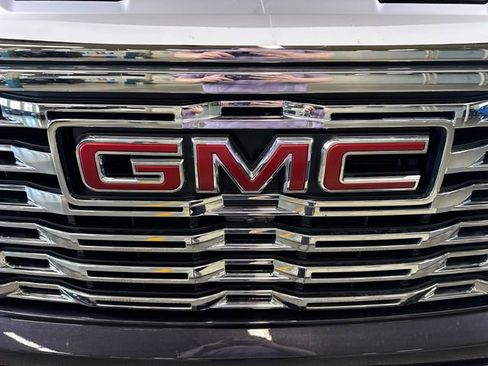 Used 2024 GMC Sierra 1500 Denali image 9