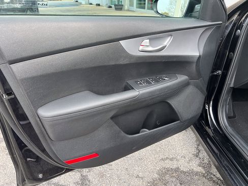 Used 2022 Kia Forte LXS image 10