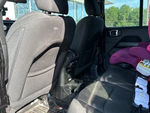 Used 2021 Jeep Wrangler Unlimited Sahara AWD/4WD image 9