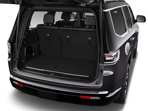 Used 2022 Jeep Grand Wagoneer Series I AWD/4WD image 7