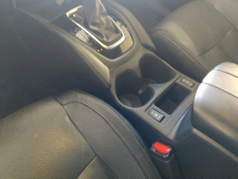 Used 2018 Nissan Rogue SL FWD image 26