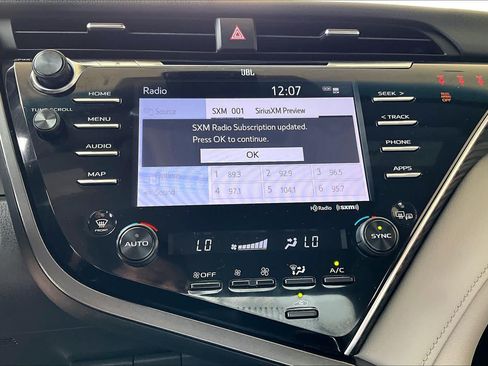 Used 2018 Toyota Camry XLE w/ Driver Assist Package FWD image 32