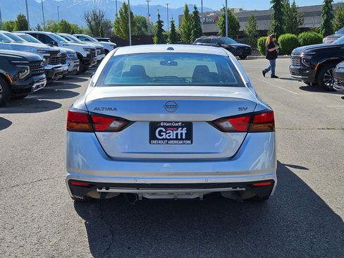 Used 2023 Nissan Altima 2.5 SV FWD image 4