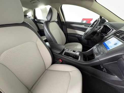 Used 2020 Ford Fusion SE w/ Equipment Group 151A FWD image 34