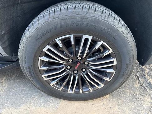 Used 2025 GMC Yukon Elevation image 7