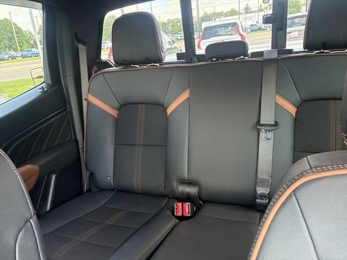 Used 2024 GMC Canyon AT4 w/ Technology Package AWD/4WD image 14