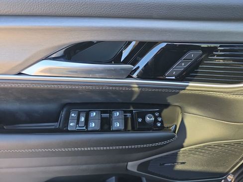 New 2026 Jeep Grand Wagoneer L 4WD image 13