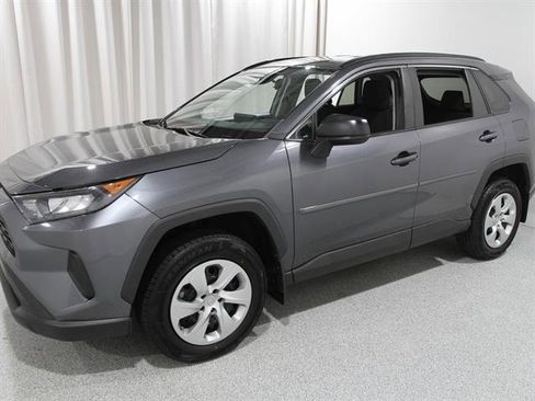 Used 2021 Toyota RAV4 LE image 3