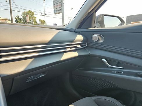Used 2024 Hyundai Elantra SEL w/ Convenience Package image 22