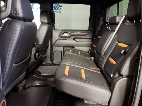 Used 2024 GMC Sierra 2500 AT4 w/ AT4 Premium Plus Package AWD/4WD image 9