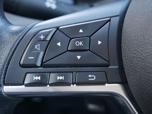 Used 2024 Nissan Versa SV FWD image 33
