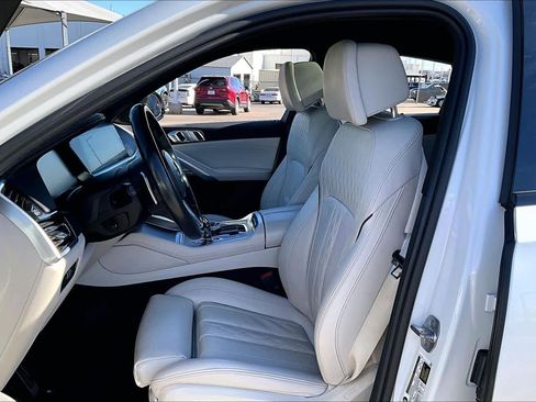 Used 2022 BMW X6 xDrive40i w/ Executive Package image 7