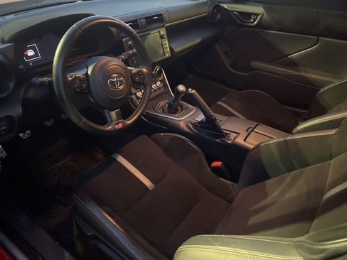 Used 2023 Toyota GR86 Premium image 8
