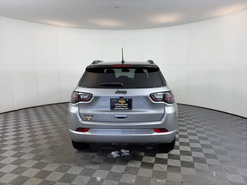 Used 2023 Jeep Compass High Altitude image 9