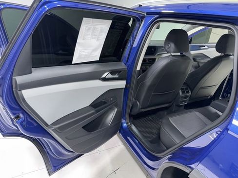 Used 2022 Volkswagen Taos SE image 24