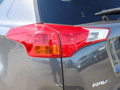Used 2014 Toyota RAV4 XLE AWD/4WD image 9