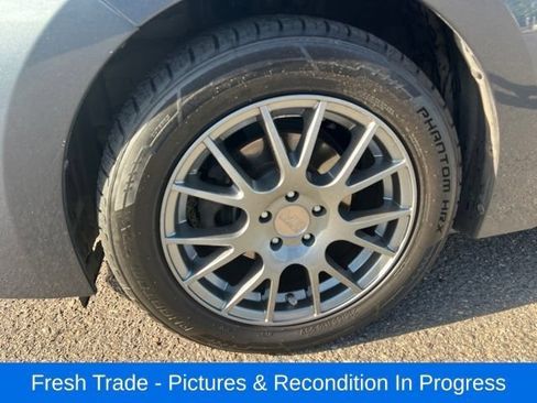 Used 2017 Toyota Corolla L FWD image 10