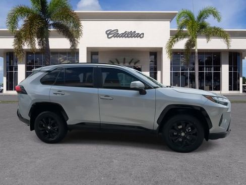 Used 2024 Toyota RAV4 SE image 17