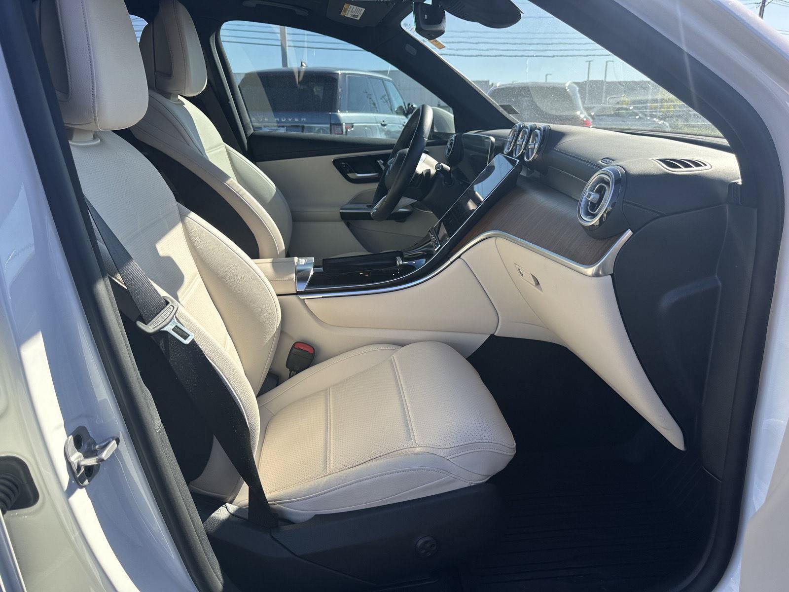 Used 2023 Mercedes-Benz GLC 300 4MATIC image 14