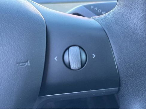 Used 2021 Tesla Model 3 Standard Range Plus image 22