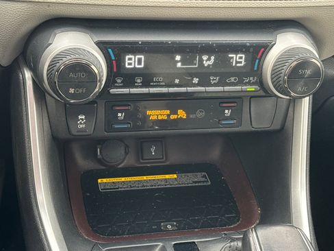 Used 2020 Toyota RAV4 Limited image 28