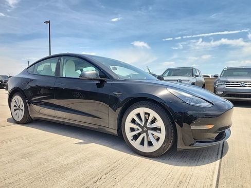 Used 2021 Tesla Model 3 Standard Range Plus RWD image 1