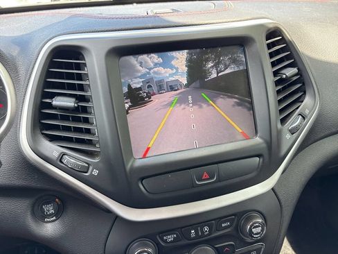 Used 2015 Jeep Cherokee Trailhawk w/ Comfort/Convenience Group AWD/4WD image 30