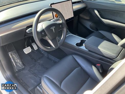 Used 2022 Tesla Model Y Performance image 6