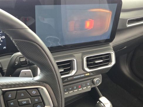 Used 2025 Ford Mustang GT Premium image 19