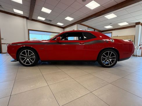 Used 2023 Dodge Challenger R/T image 8