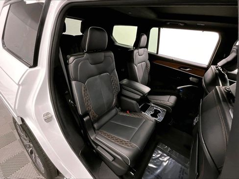 Used 2023 Jeep Grand Cherokee L Summit AWD/4WD image 26