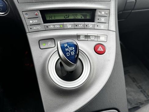 Used 2014 Toyota Prius Three image 10