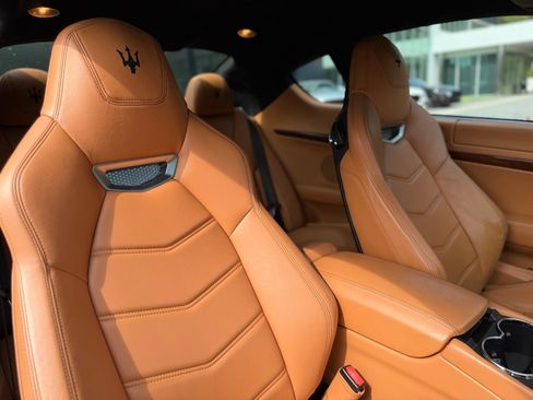 Used 2013 Maserati GranTurismo Sport RWD image 20