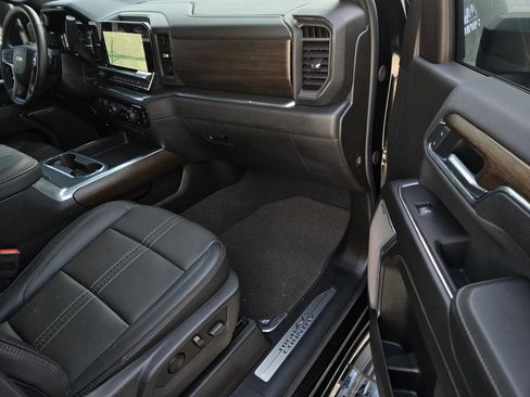 Used 2025 Chevrolet Silverado 3500 High Country w/ Technology Package image 7